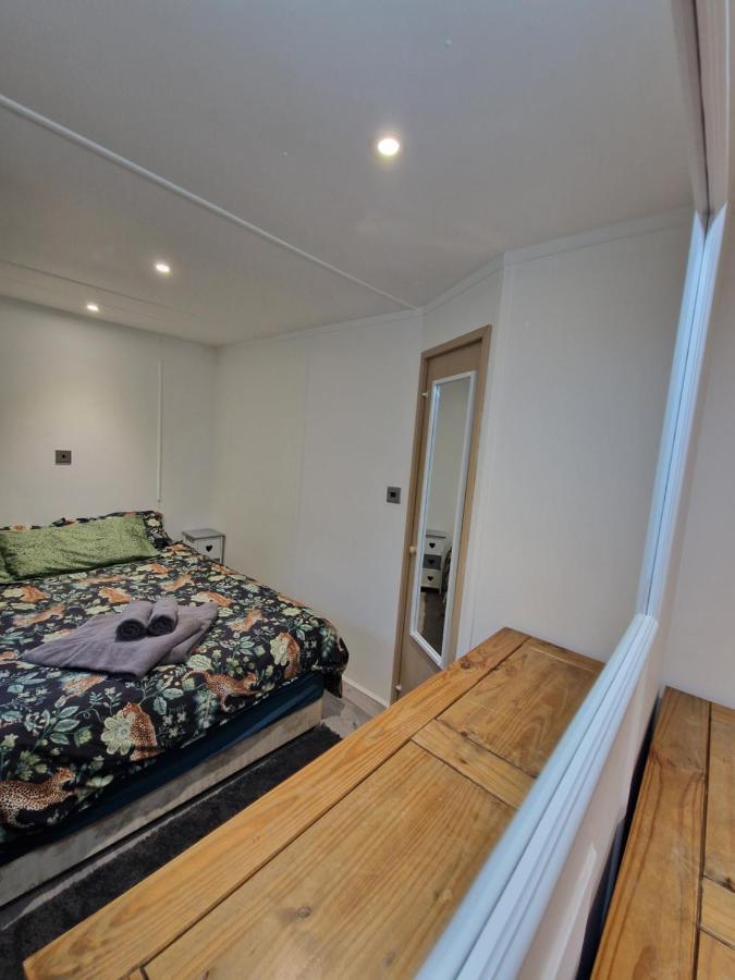 Featheredge Corner Lodge 韦尔斯 外观 照片