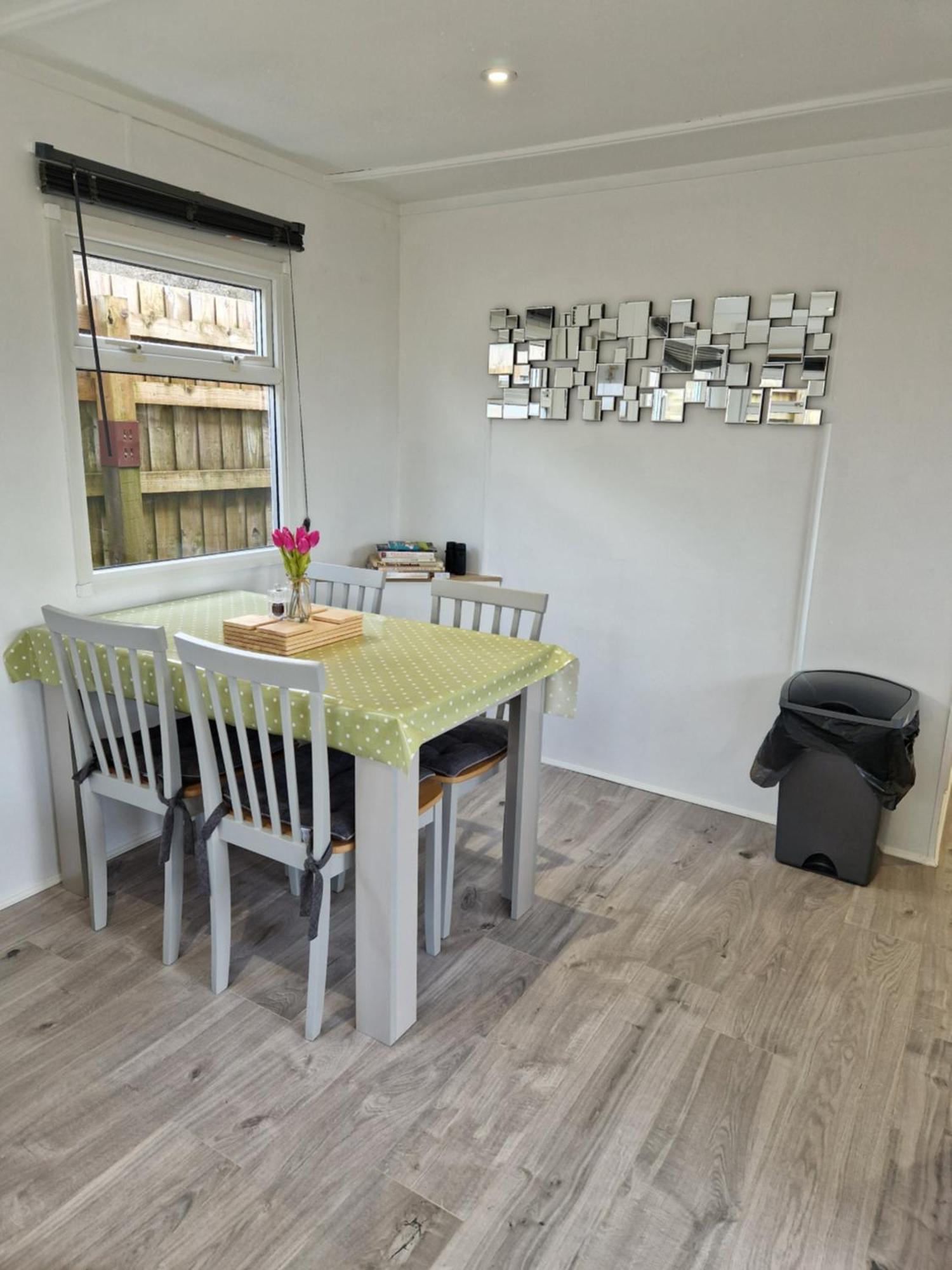 Featheredge Corner Lodge 韦尔斯 外观 照片