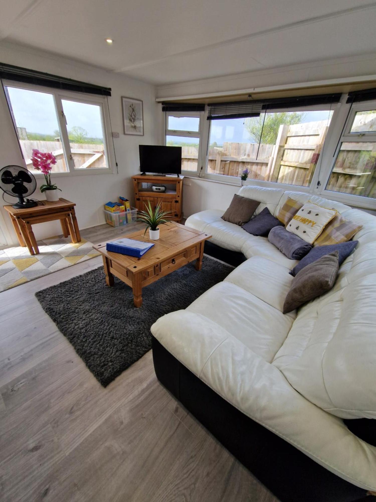 Featheredge Corner Lodge 韦尔斯 外观 照片